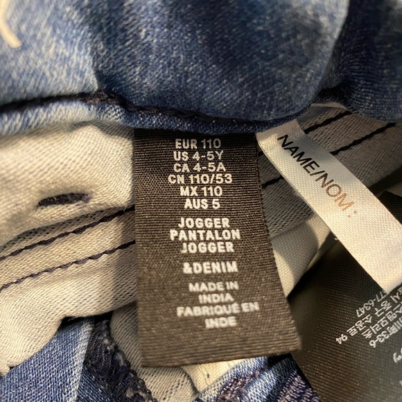 Denim kids jeans.  Size 4–5.  Super soft, elastic waist with adjustment bands - Picture 9 of 11
